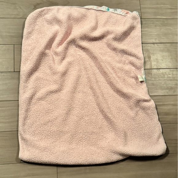 Adorable Animal Print Baby Blanket 36x28in no stains or wear - Picture 2 of 5